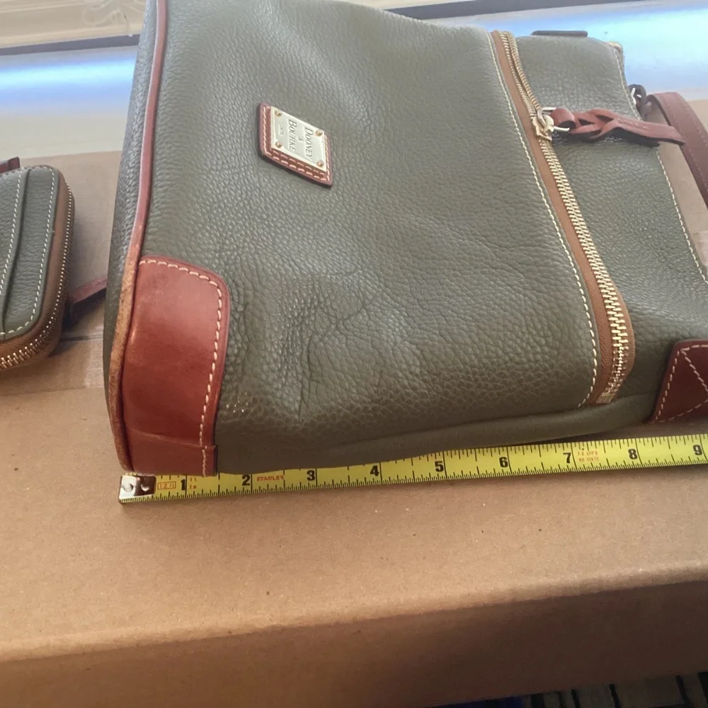 Dooney and Bourke Pebble Grain Crossbody, Olive (& matching wallet) - Picture 2 of 7